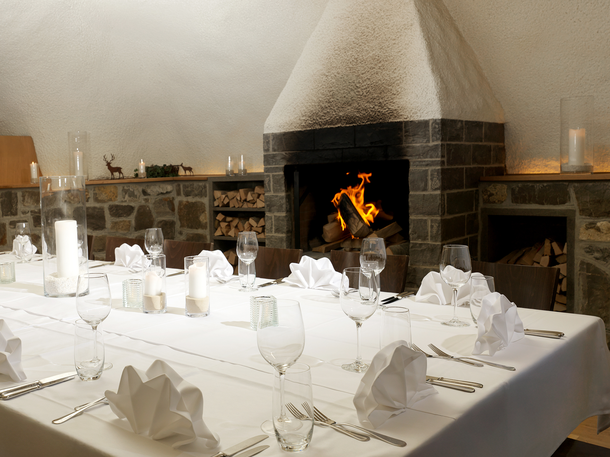 Gastgeber:in Leitung Cantina Caverna